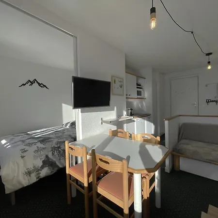 Apartment 4 Pers Avec Chambre, Casier A Skis, Balcon, Les Menuires - Fr-1-452-387
